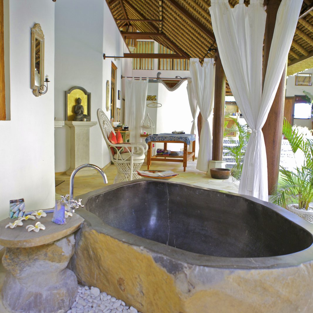 Enjoy our special Flowerbath in our big bathtub