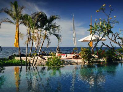 6a Prana Veda Pool and ocean